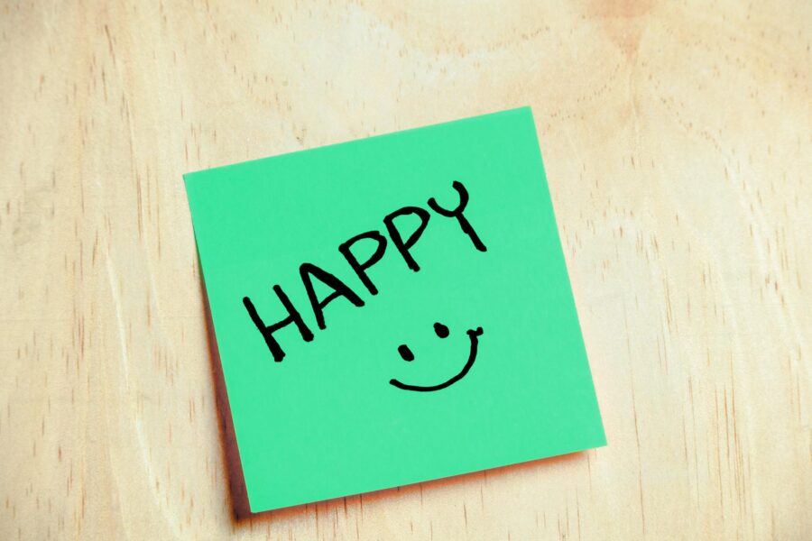Post it con cara feliz
